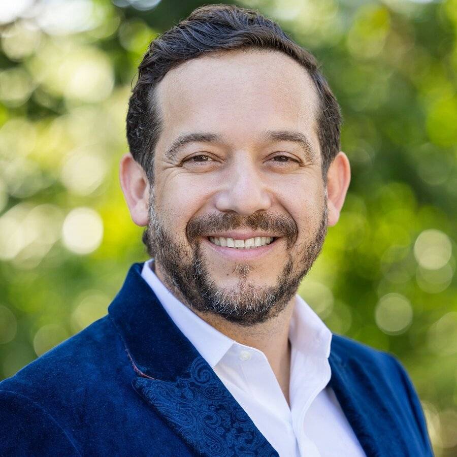 Carlos Luna Photo